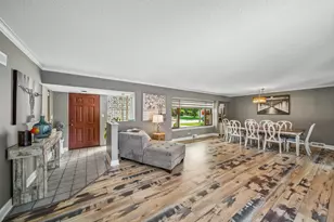 1432 Robinhood Ln, La Grange Park, IL 60526 - Photo 10
