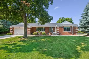 1432 Robinhood Ln, La Grange Park, IL 60526 - Photo 1