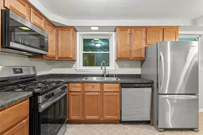 16W719 56th Place #1, Clarendon Hills, IL 60514 - Photo 6