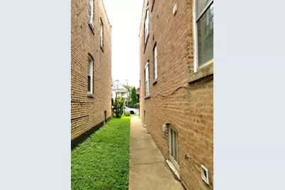 3028 W 53rd Place, Chicago, IL 60632 - Photo 4