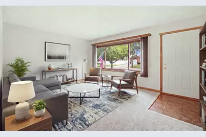 531 Cambridge Road, Des Plaines, IL 60016 - Photo 8