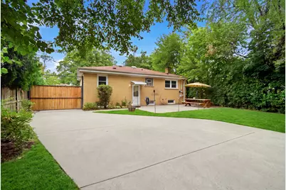 531 Cambridge Road, Des Plaines, IL 60016 - Photo 32
