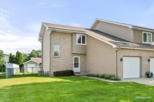 411 Elm St, Yorkville, IL 60560 - Photo 2