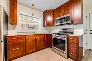 5320 S 73rd Ave, Summit, IL 60501 - Photo 10