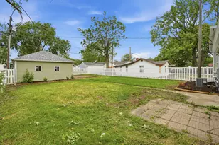 183 N Cleveland Ave, Bradley, IL 60915 - Photo 4