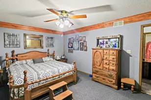2081 N Broadway Ave, Salem, IL 62881 - Photo 20