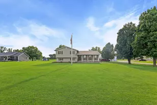 2081 N Broadway Ave, Salem, IL 62881 - Photo 32