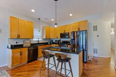 [Address not provided], Chicago, IL 60645 - Photo 6