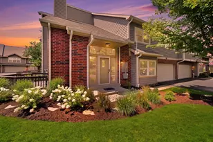 8008 Barrymore Dr, Darien, IL 60561 - Photo 2