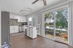 1916 Cheltenham Pl, Schaumburg, IL 60194 - Photo 6