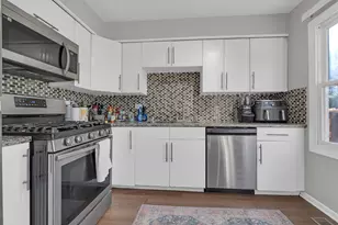 1916 Cheltenham Pl, Schaumburg, IL 60194 - Photo 8