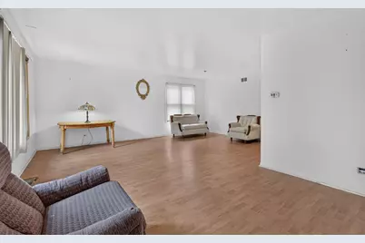 7768 S Luella Avenue, Chicago, IL 60649 - Photo 2