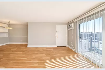 8701 W Foster Avenue #307, Chicago, IL 60656 - Photo 2