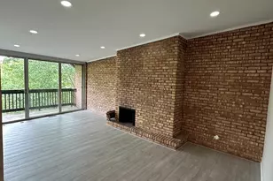 5700 Hillcrest Ln, Lisle, IL 60532 - Photo 2