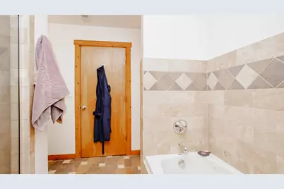 4106 N Mozart Street #1W, Chicago, IL 60618 - Photo 16