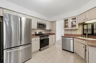 410 Country Ln Ct, Wauconda, IL 60084 - Photo 6