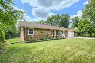 1701 Lynwood Ln, Crest Hill, IL 60403 - Photo 2