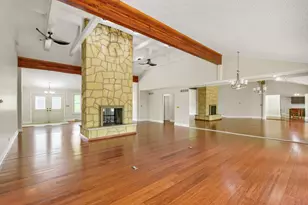 1701 Lynwood Ln, Crest Hill, IL 60403 - Photo 10