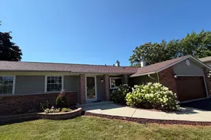 427 Justine Ave, Bolingbrook, IL 60440 - Photo 2