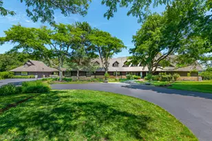 82 Hawley Woods Rd, Barrington Hills, IL 60010 - Photo 2