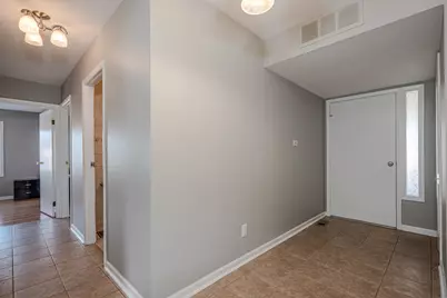 2S164 Beaumont Lane, Lombard, IL 60148 - Photo 6