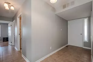 2S164 Beaumont Ln, Lombard, IL 60148 - Photo 6
