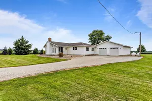 40 E 950 North Rd, Cerro Gordo, IL 61818 - Photo 2