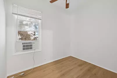 1131 W Taylor Street #2R, Chicago, IL 60607 - Photo 8