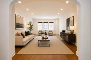 4300 N Marine Dr, Chicago, IL 60613 - Photo 2