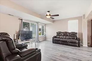 881 Serendipity Dr, Aurora, IL 60504 - Photo 10