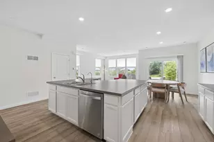 2245 Horseshoe Cir, Naperville, IL 60564 - Photo 10