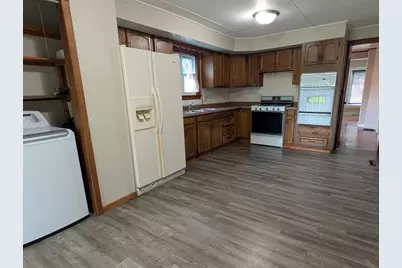 1453 S Float Avenue, Freeport, IL 61032 - Photo 10