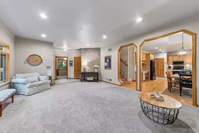 2S590 Seraph Holmes Court, Warrenville, IL 60555 - Photo 6