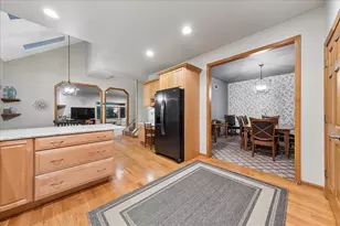 2S590 Seraph Holmes Ct, Warrenville, IL 60555 - Photo 10