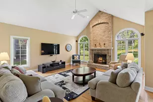 920 Lyons Ridge Dr, Cary, IL 60013 - Photo 2