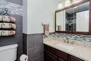 230 Fleetwood Ln, Elk Grove Village, IL 60007 - Photo 8