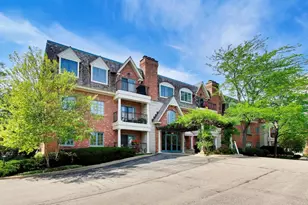 151 E Laurel Ave, Lake Forest, IL 60045 - Photo 2