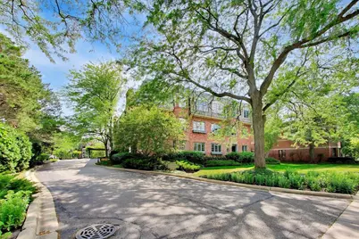 151 E Laurel Avenue #104, Lake Forest, IL 60045 - Photo 4