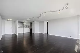 330 W Diversey Pkwy, Chicago, IL 60657 - Photo 6