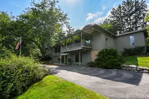 226 Beachview Ln, North Barrington, IL 60010 - Photo 1