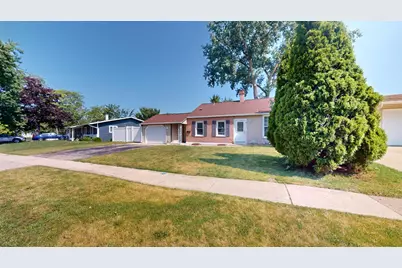 100 Edgewood Drive, Streamwood, IL 60107 - Photo 2