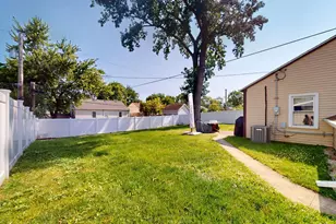 100 Edgewood Dr, Streamwood, IL 60107 - Photo 24