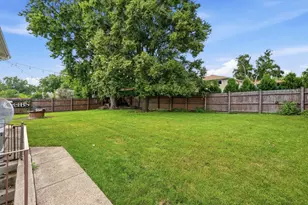 1255 Briarcliffe Blvd, Wheaton, IL 60189 - Photo 34