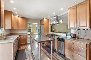 1255 Briarcliffe Blvd, Wheaton, IL 60189 - Photo 10