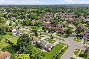 1255 Briarcliffe Blvd, Wheaton, IL 60189 - Photo 38