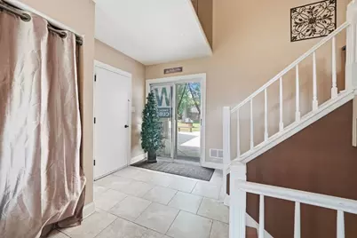 1255 Briarcliffe Boulevard, Wheaton, IL 60189 - Photo 4