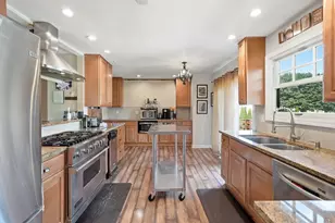 1255 Briarcliffe Blvd, Wheaton, IL 60189 - Photo 8