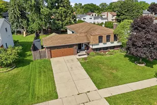 1255 Briarcliffe Blvd, Wheaton, IL 60189 - Photo 42
