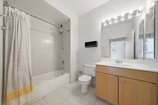 421 W Huron St, Chicago, IL 60654 - Photo 16