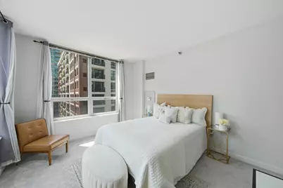421 W Huron Street #1009, Chicago, IL 60654 - Photo 10
